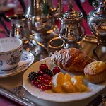 Domaine De Chalaniat Bed & Breakfast
