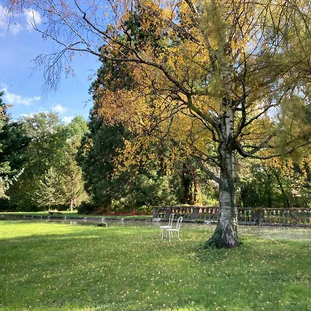 Alojamento de Acomodação e Pequeno-almoço Domaine De Chalaniat La Sauvetat (Puy-de-Dome)