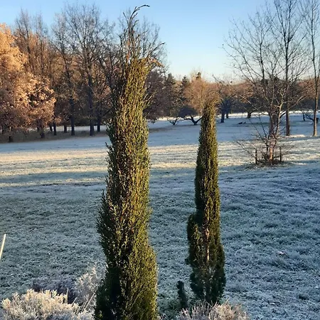 Domaine De Chalaniat 3*