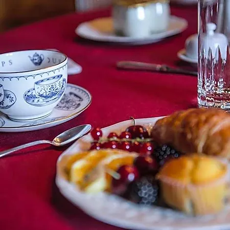 Bed and breakfast Domaine De Chalaniat 3*