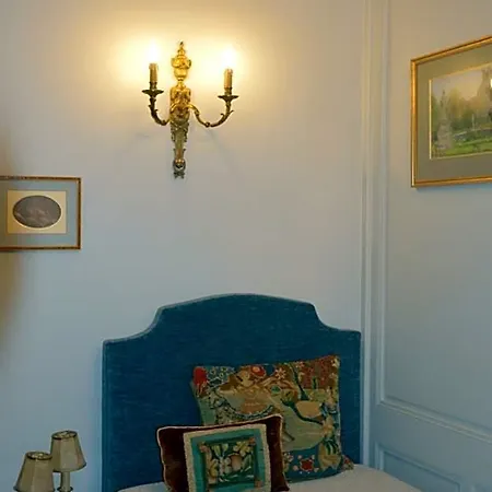 Domaine De Chalaniat Bed and breakfast
