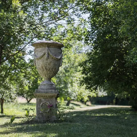 Domaine De Chalaniat 3*