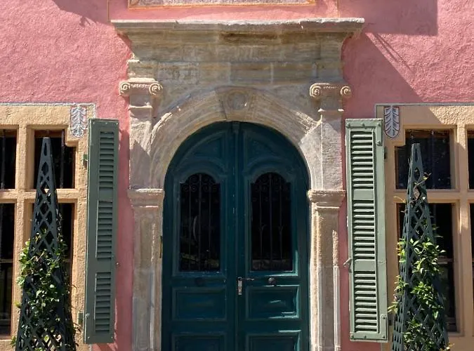 Domaine De Chalaniat 3*